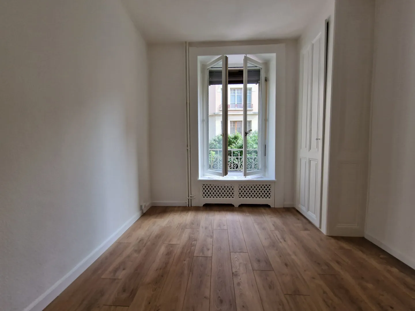 Bright 4-room apartment renovated in 2025 / high ceilings and elevator, Plainpalais - Photo 7 of 10