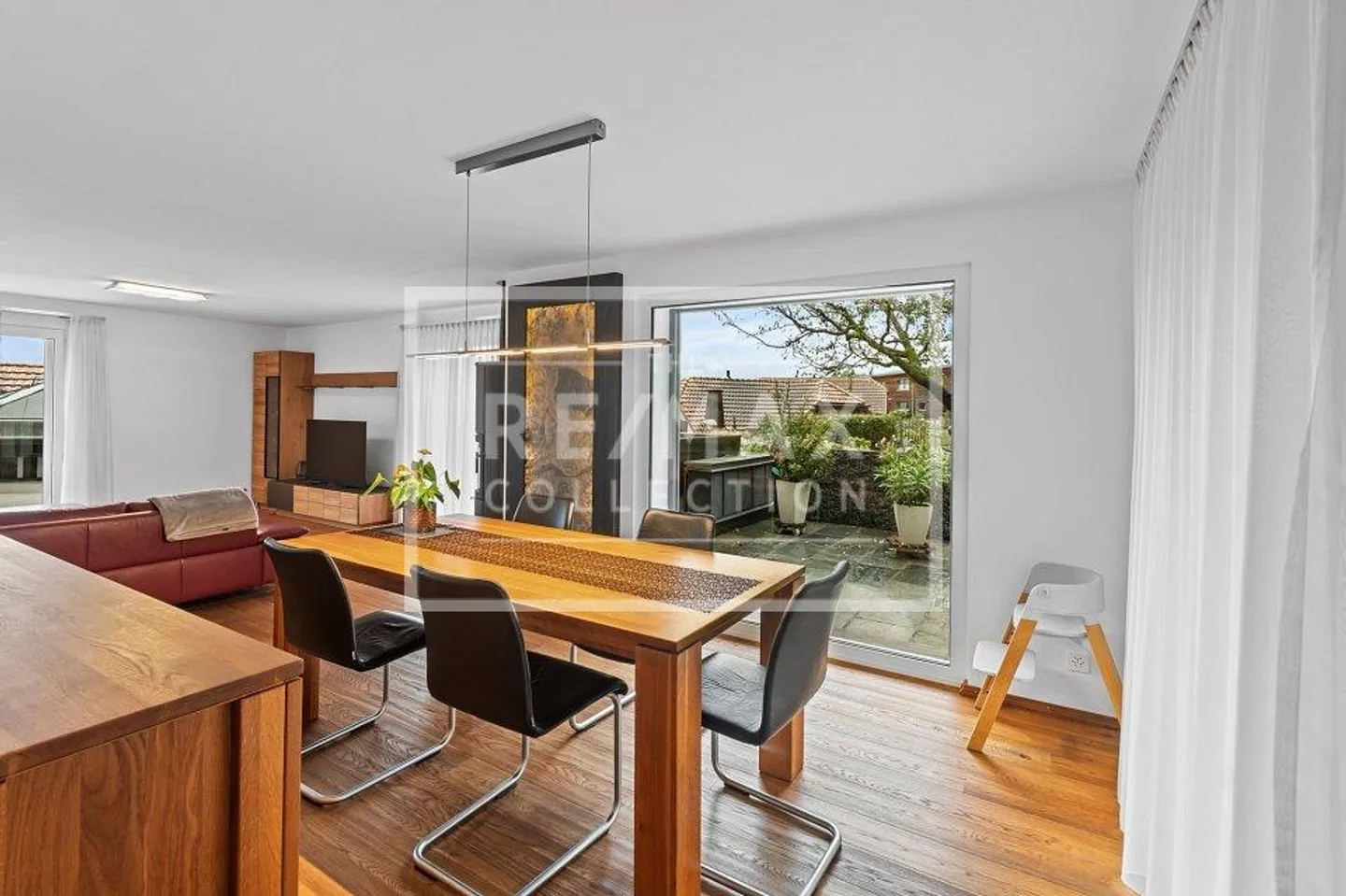 Maison individuelle avec équipements de qualité et grande terrasse - Photo 3 sur 13