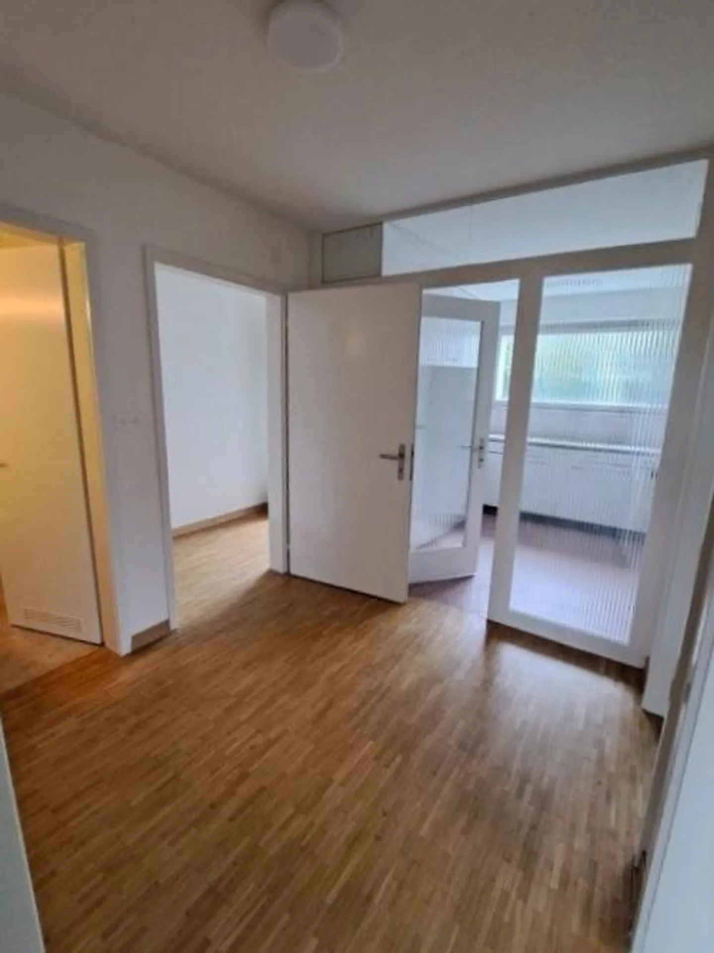Appartamento accogliente con 3 stanze - Foto 3 di 8