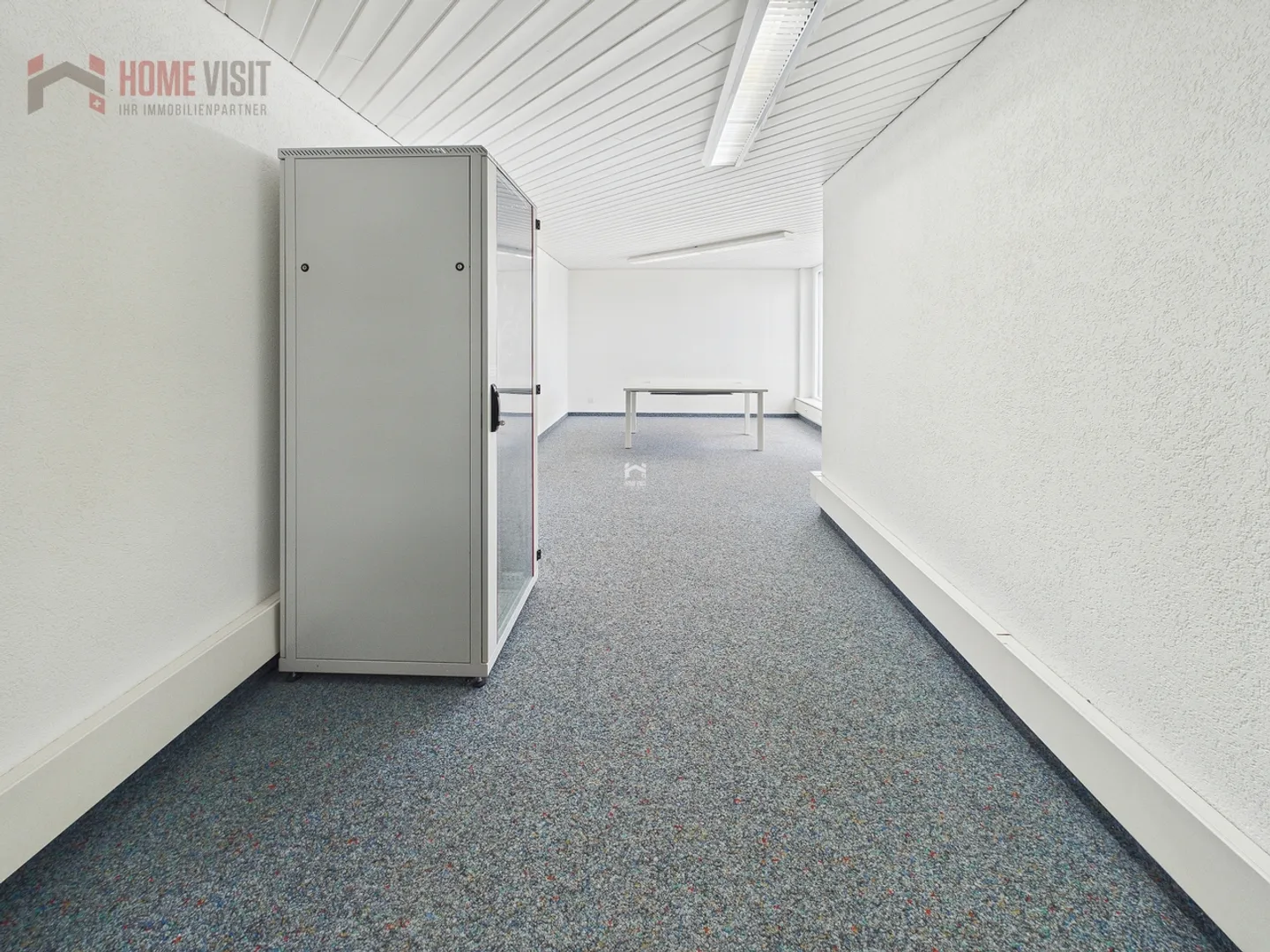 Attractive office space with 7 parking spaces & high development potential - Photo 6 of 14