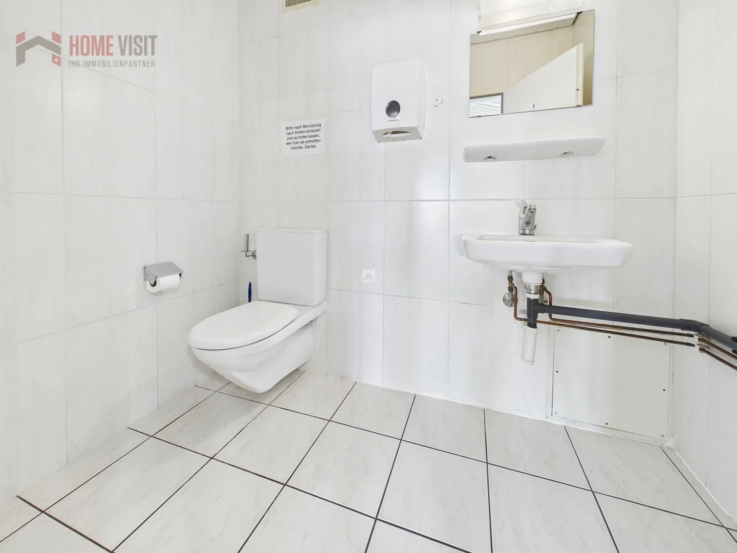 Attractive office space with 7 parking spaces & high development potential - Photo 9 of 14