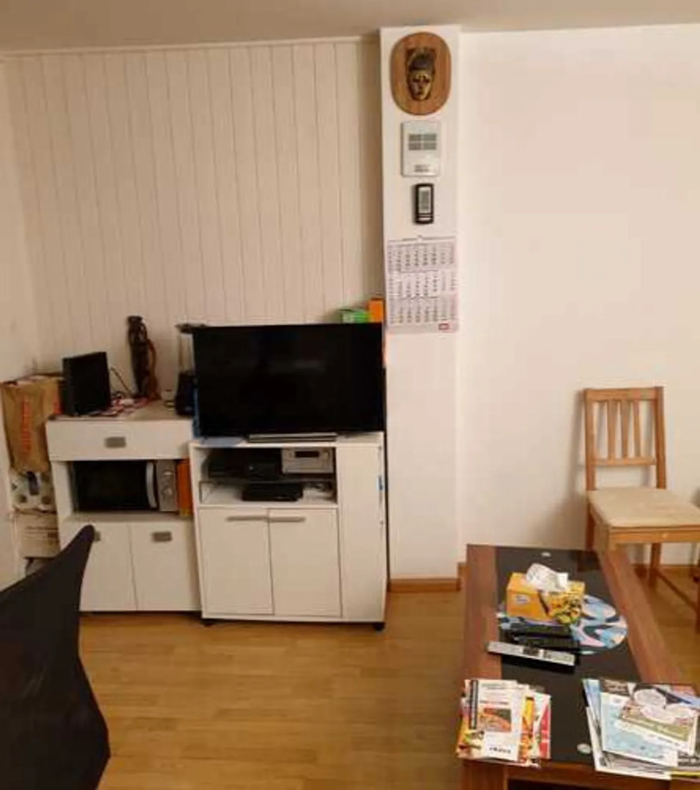 Charming Apartment with Balcony - Photo 3 of 10