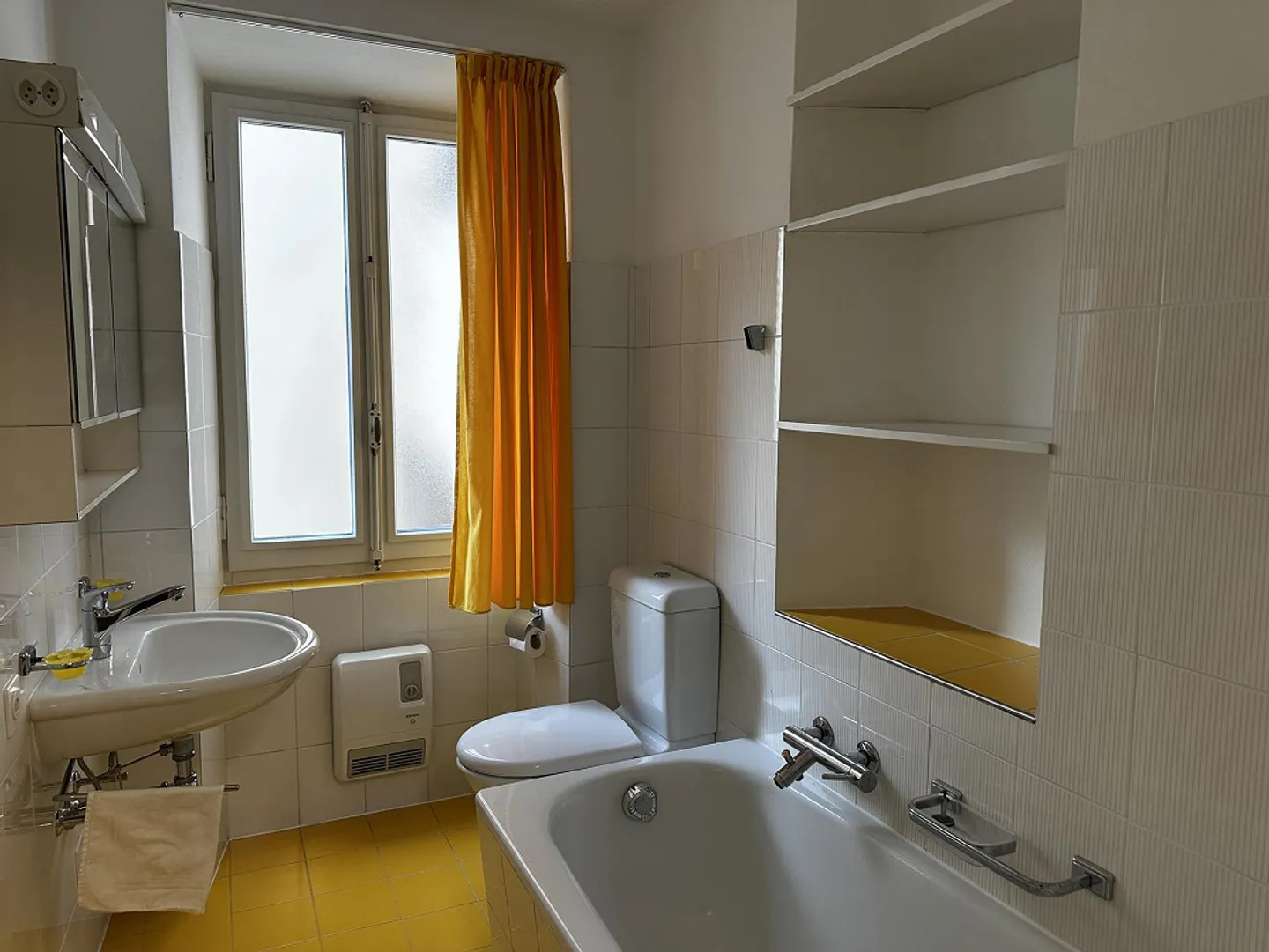 Tessiner Dorfhaus im historischen Kern mit Design-Grottino, Corte und - Foto 10 von 18