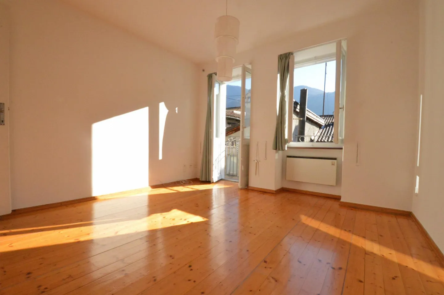 Tessiner Dorfhaus im historischen Kern mit Design-Grottino, Corte und - Foto 12 von 18