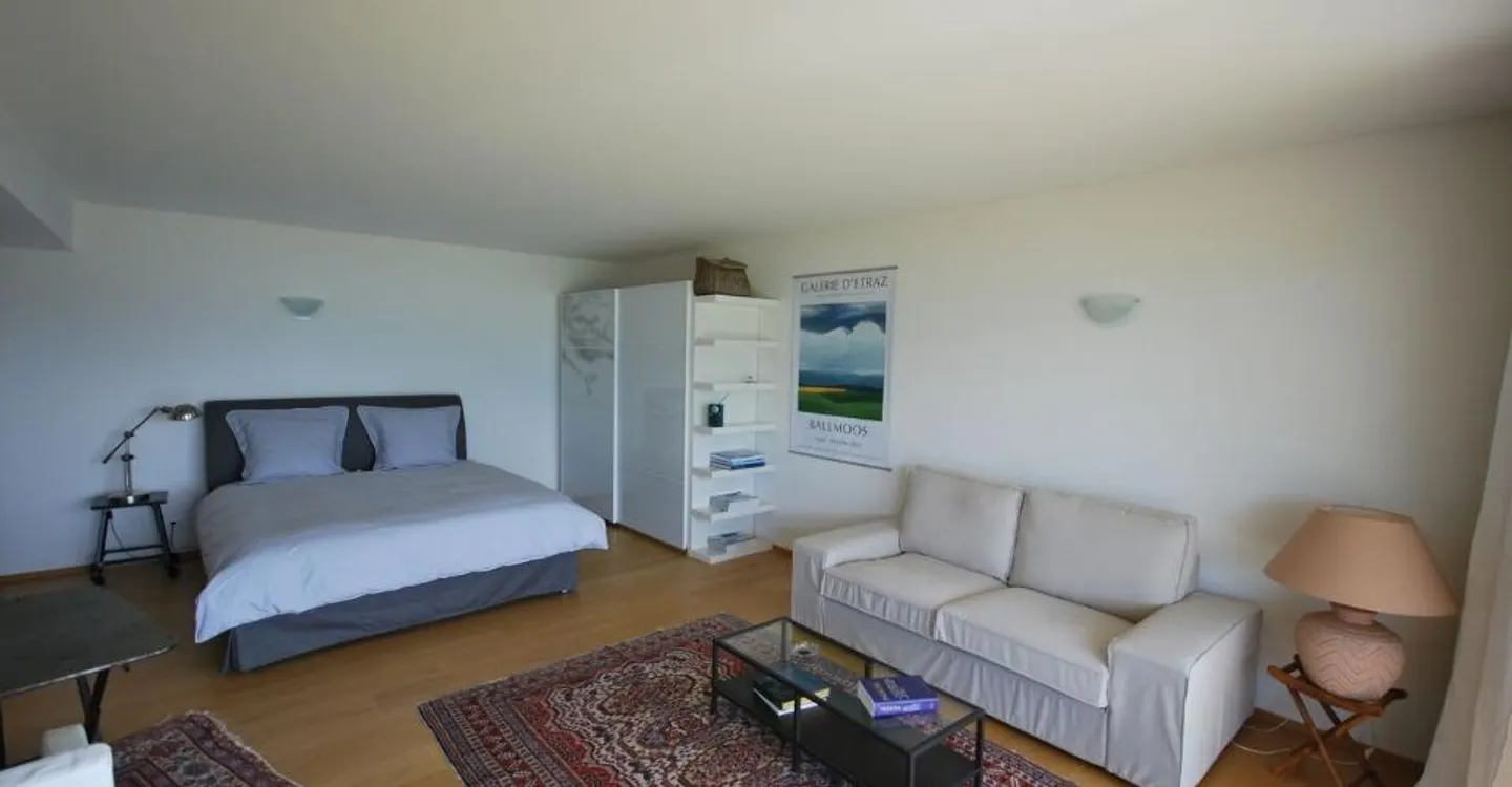 Wunderschönes möbliertes Studio in einer Architektenvilla mit atemberaubendem Blick - Foto 2 von 7