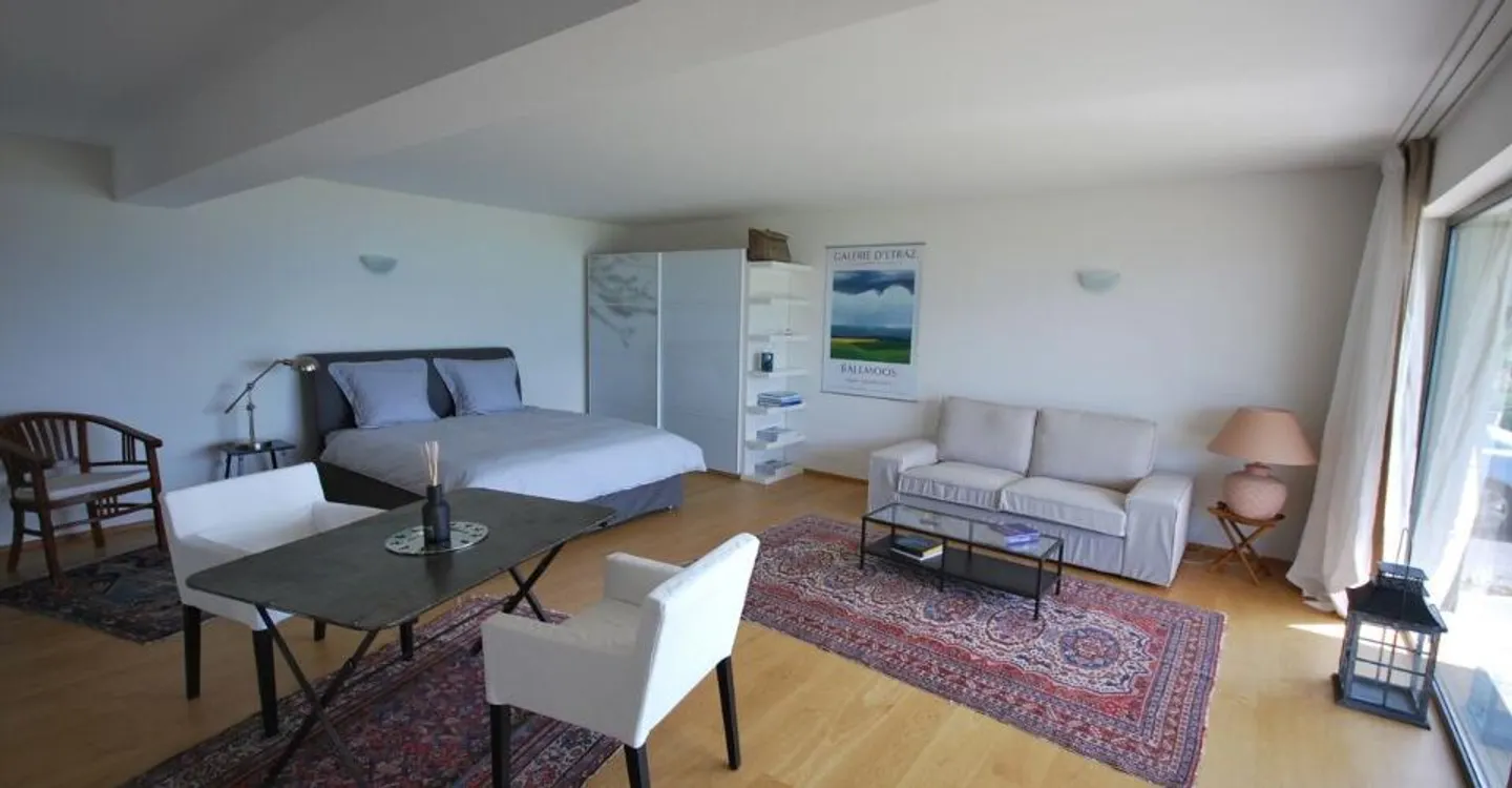 Wunderschönes möbliertes Studio in einer Architektenvilla mit atemberaubendem Blick - Foto 5 von 7