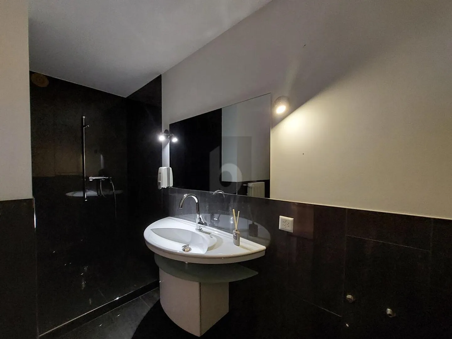 YOUR SPACE. YOUR VISION. PRIME LOCATION! - Photo 5 of 6