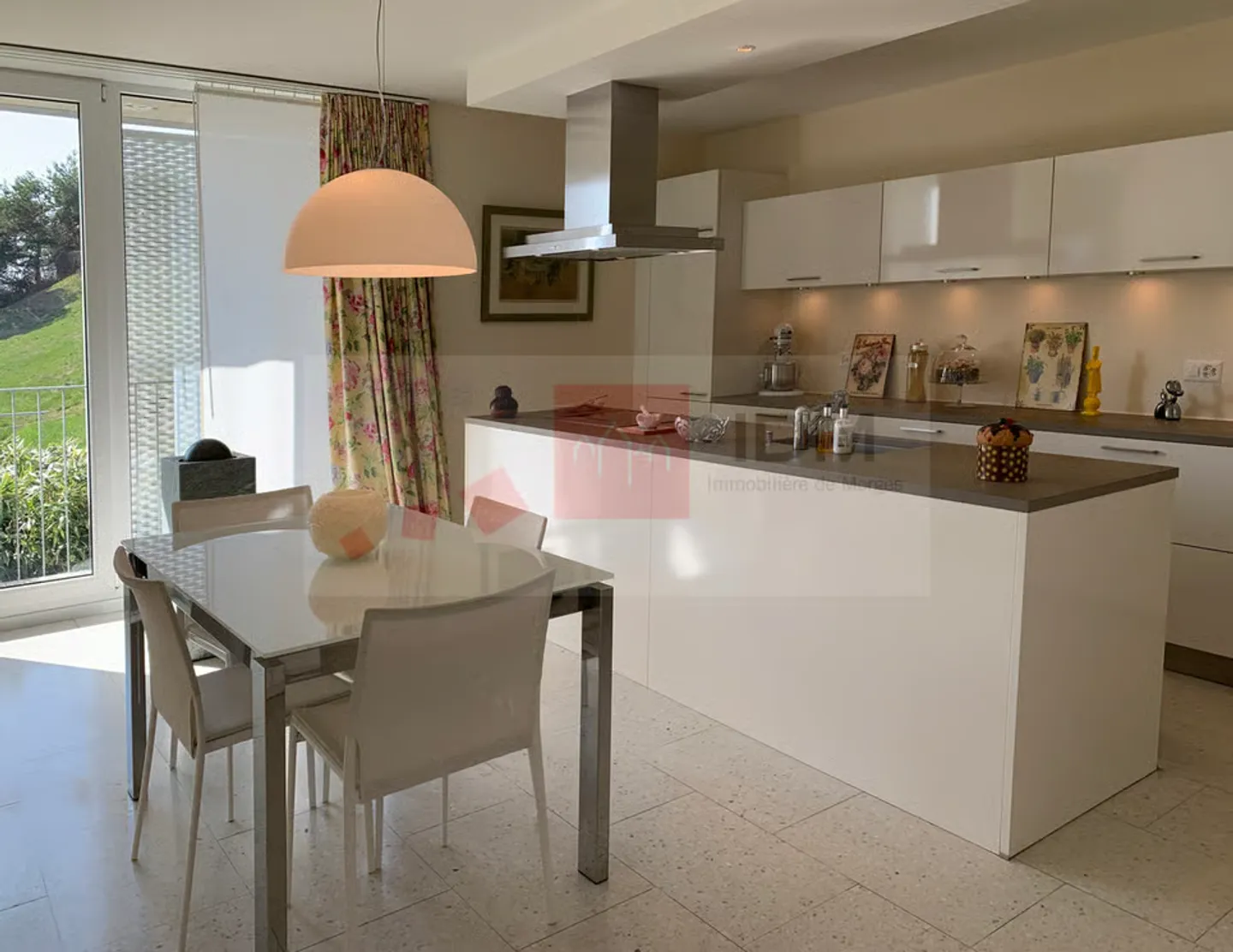 4.5-room apartment with stunning view - Photo 4 of 5