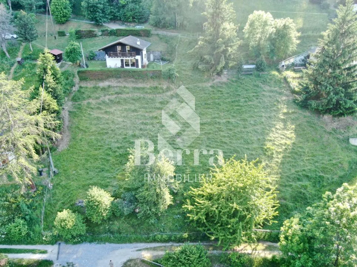 Terrain constructible à vendre - Photo 2 sur 6