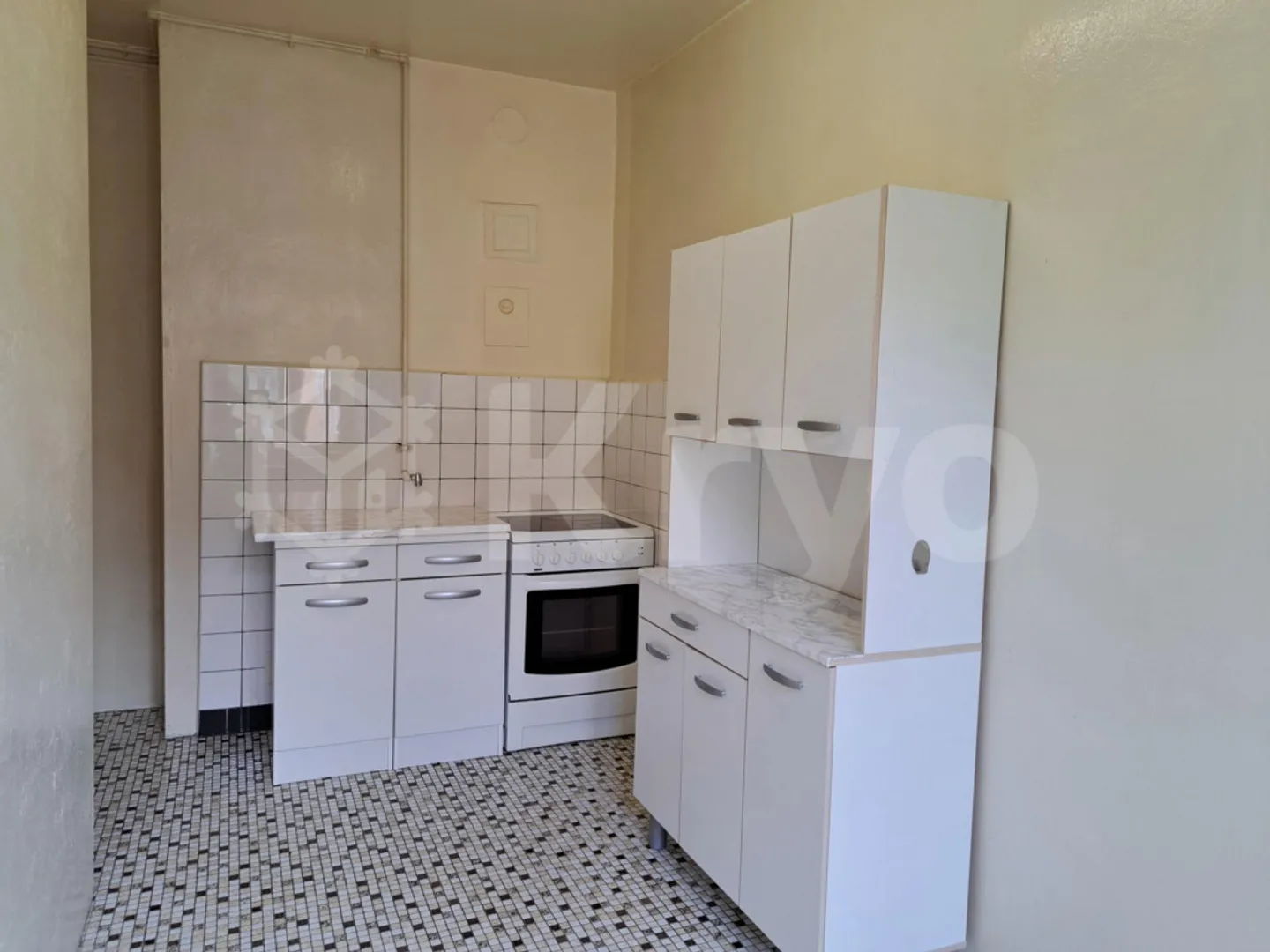 2-room apartment on the 2nd floor with balcony - Photo 1 of 9