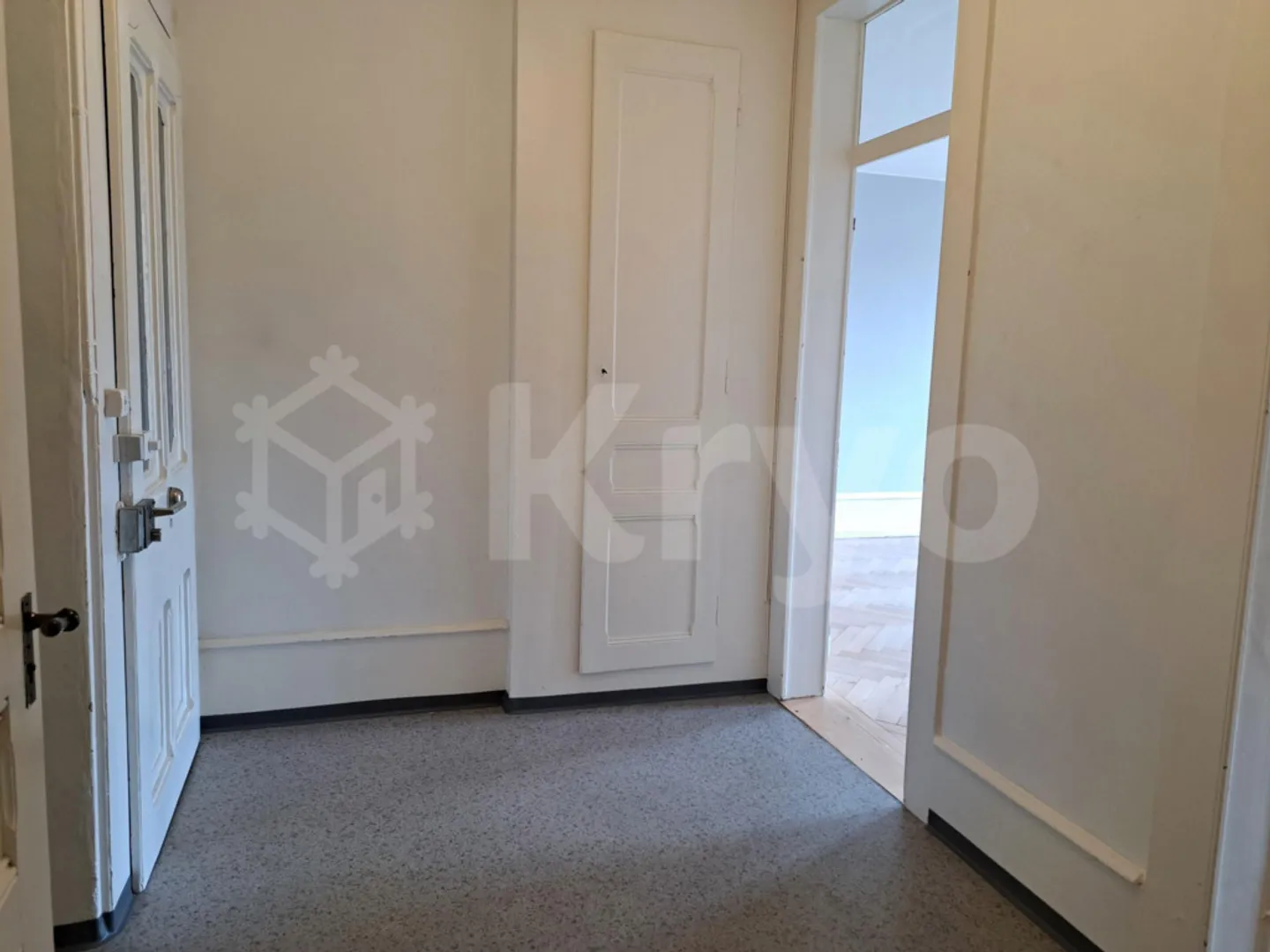2-room apartment on the 2nd floor with balcony - Photo 6 of 9