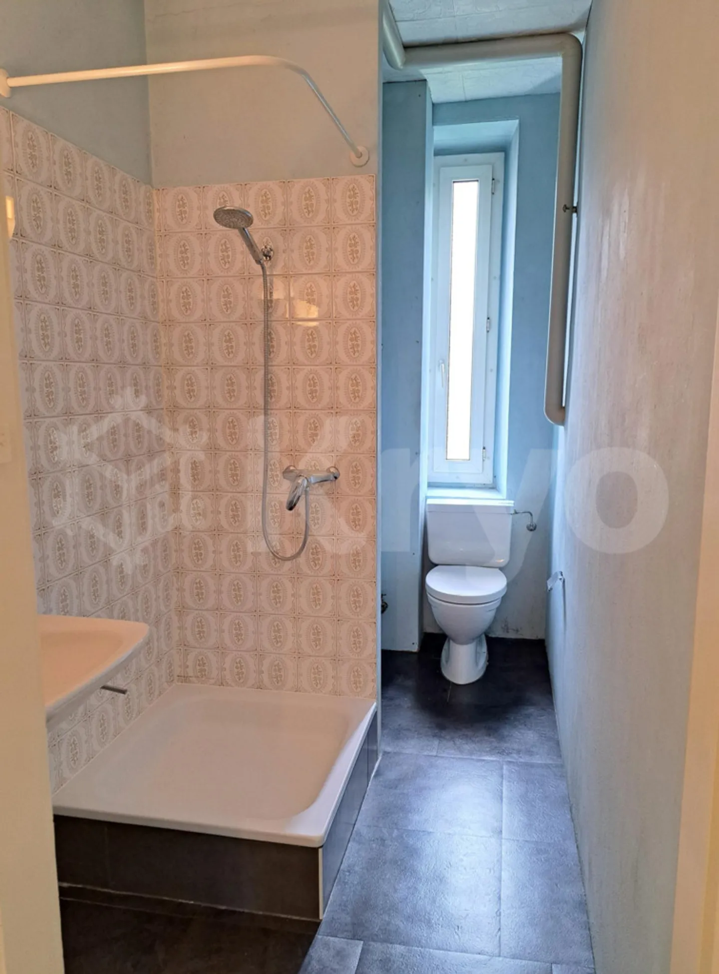 2-room apartment on the 2nd floor with balcony - Photo 8 of 9