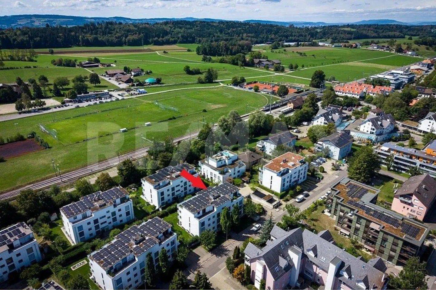 Attika mit Grossen Terrassen - Foto 2 von 13