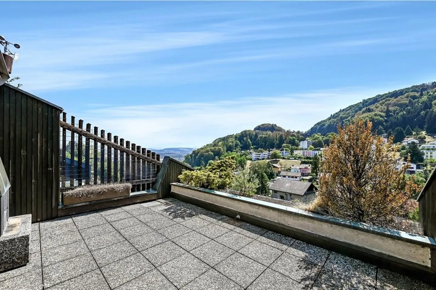 5.5-Room Single-Family House with Stunning View and Generous... - Photo 4 of 13