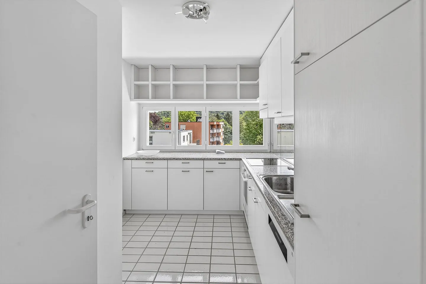 7.5-room single-family house with garden in a quiet location - Photo 10 of 13