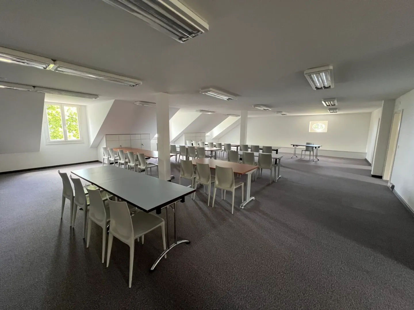 Modular space of 200 m² at Château de Vaumarcus - Photo 2 of 7