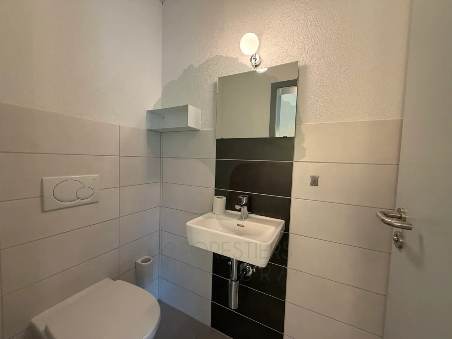 Geräumige Arztpraxis in Courfaivre - Foto 8 von 26