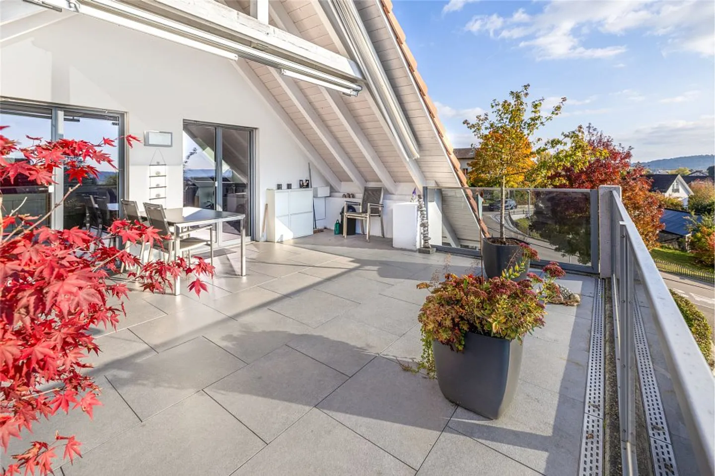 Sunny, nearly new 5.5 duplex apartment with stunning Alpine views - Photo 6 of 13