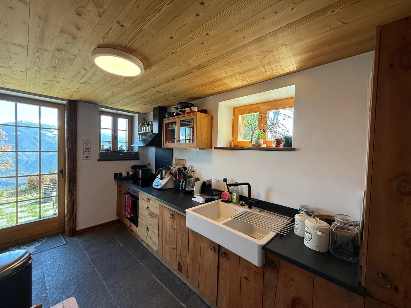 Extraordinary Chalet in the Heart of Nature - Arbaz / Anzère - Photo 4 of 13