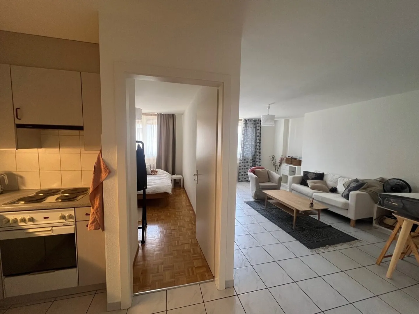 Comfortable 2-Room Apartment - Photo 3 of 8