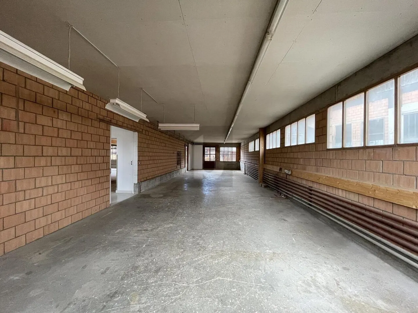 Edificio ad uso misto in affitto - Foto 3 di 6