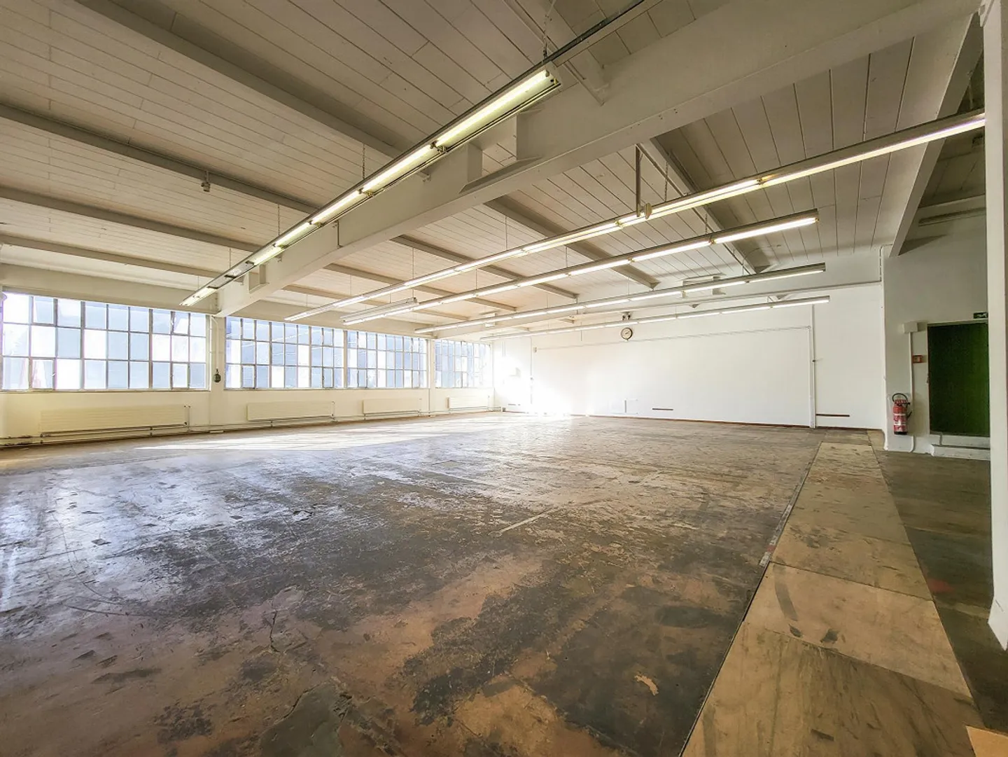 Showroom, commercial, production or fitness space in the center - Photo 1 of 6