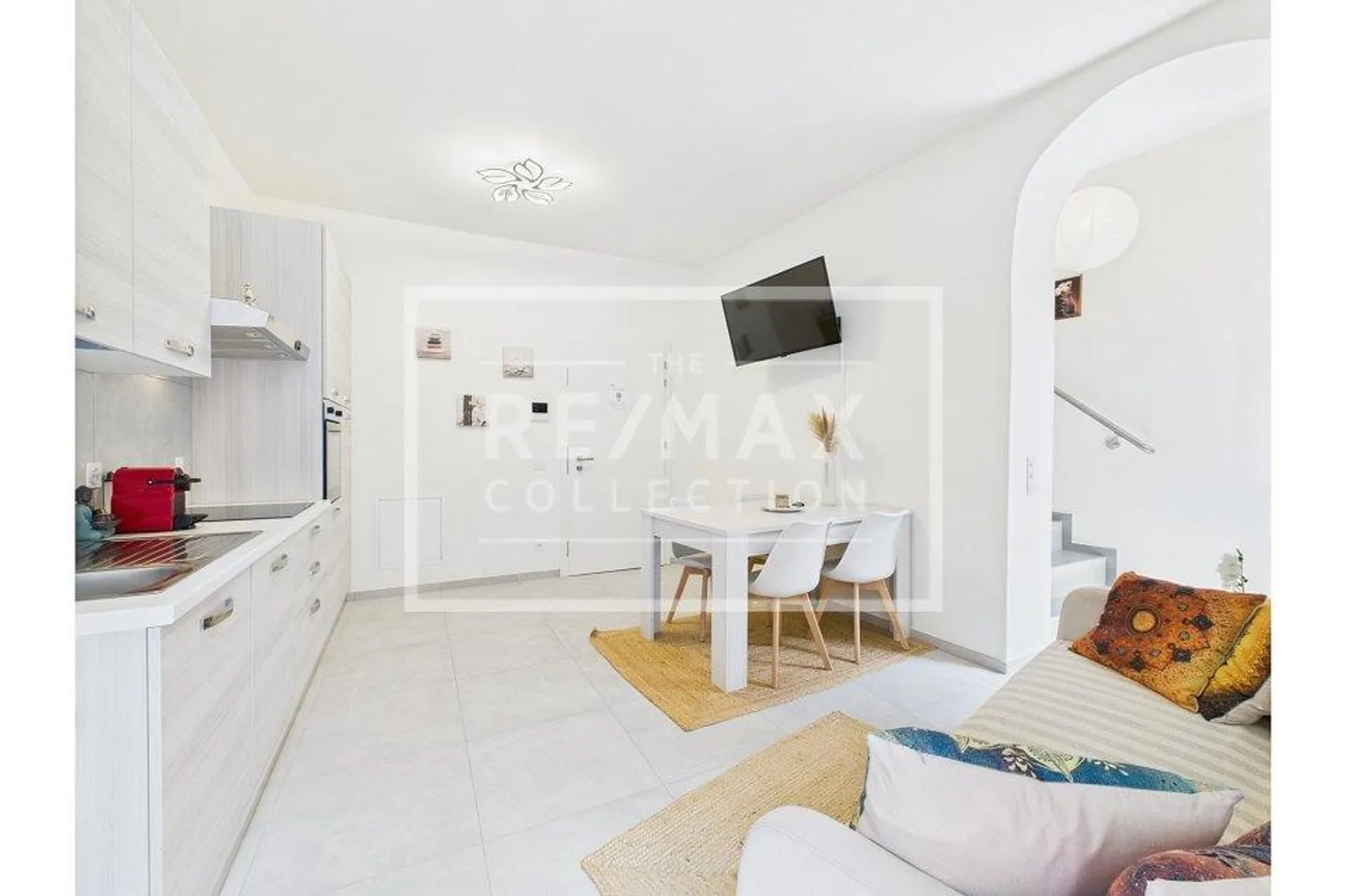 Idillio familiare! Attraente casa unifamiliare ideale per famiglie multigenerazionali - Foto 4 di 13