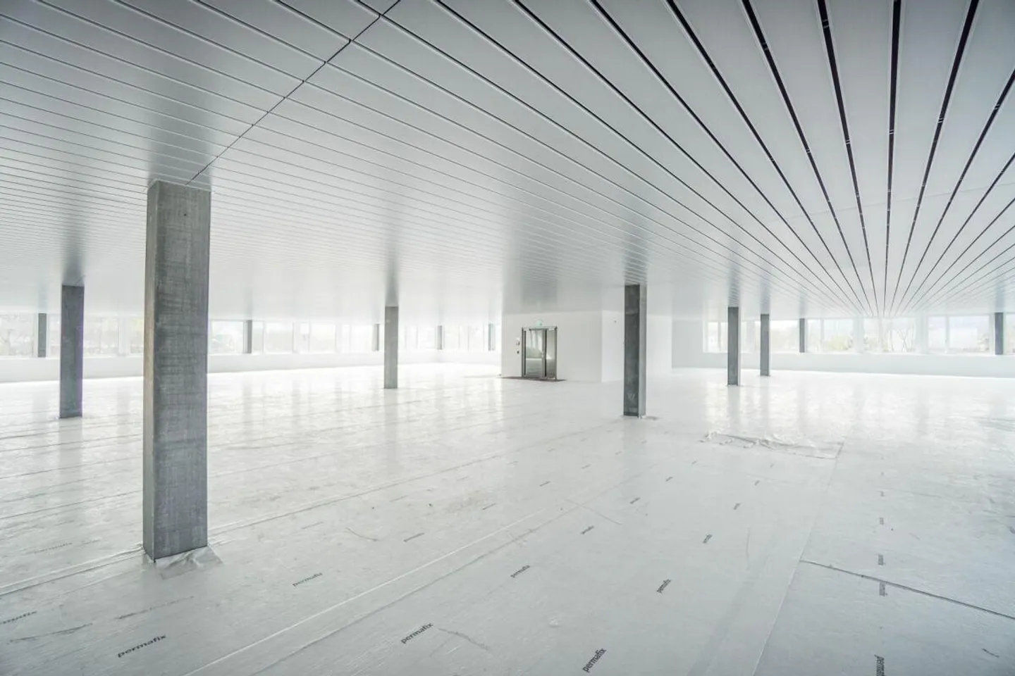 Representative Commercial Property in the Heart of Switzerland - Photo 2 of 9