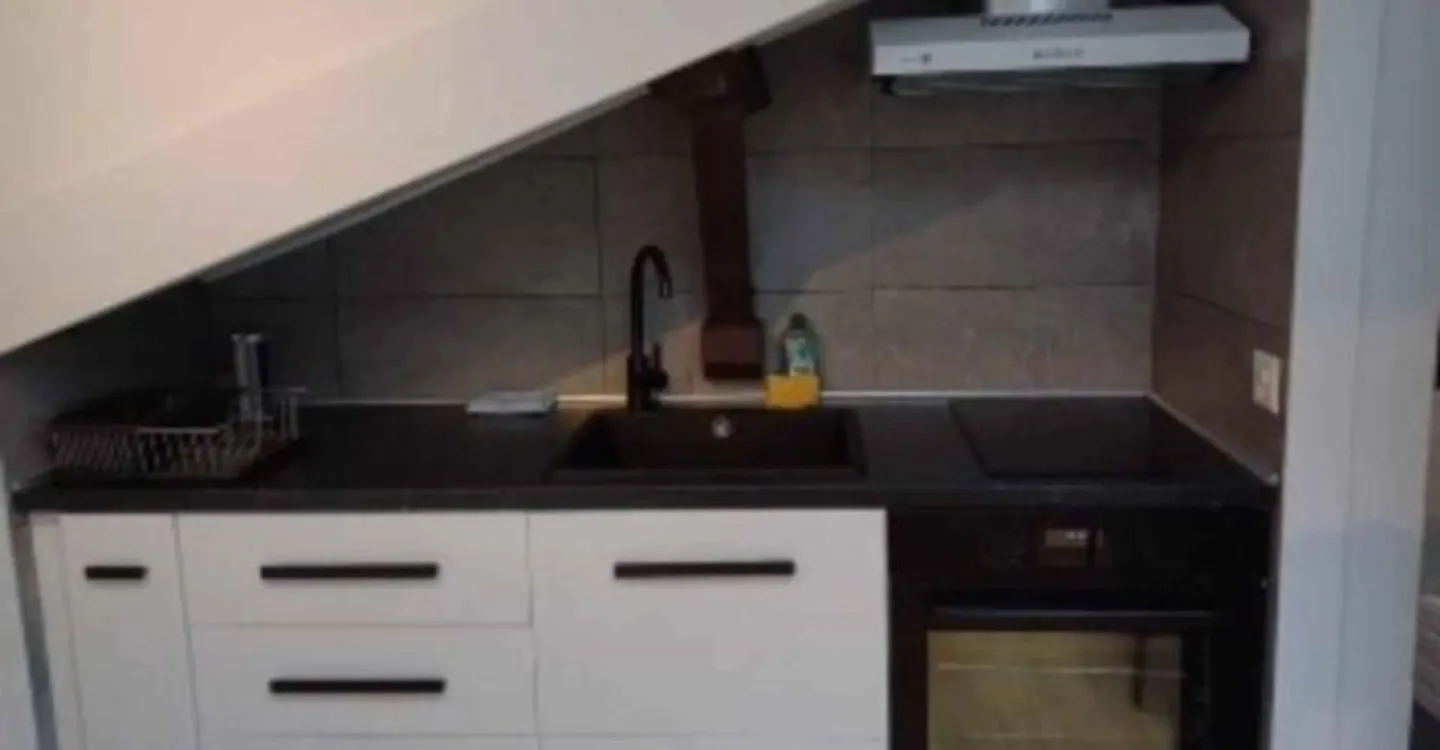 FOR RENT furnished studio - Photo 2 of 3