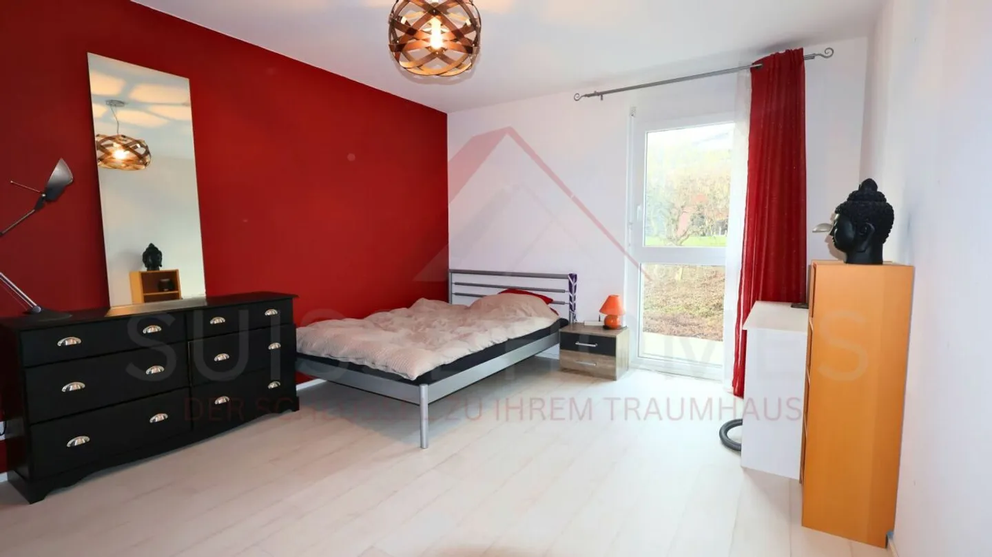 Casa spaziosa e luminosa con giardino e finiture di alta gamma - Foto 11 di 28