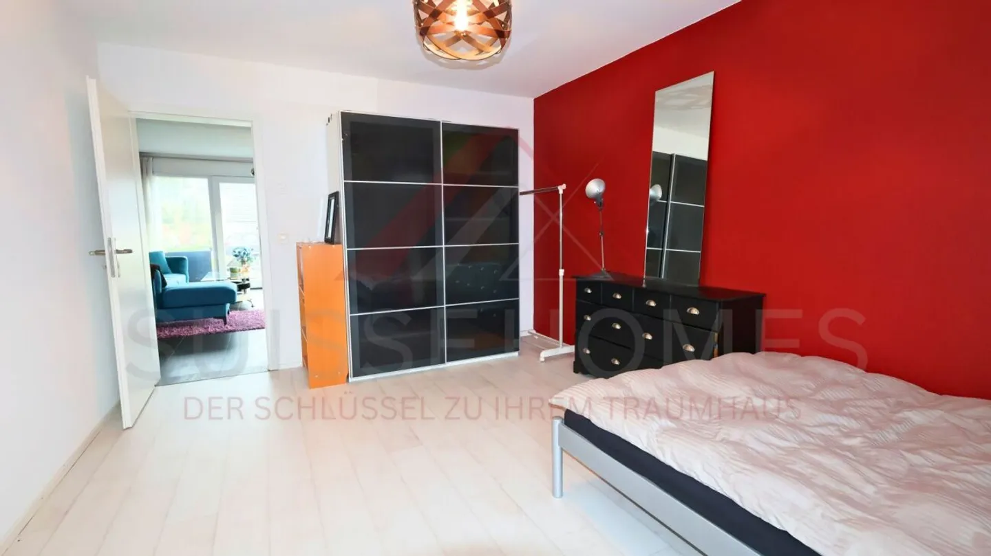 Casa spaziosa e luminosa con giardino e finiture di alta gamma - Foto 12 di 28