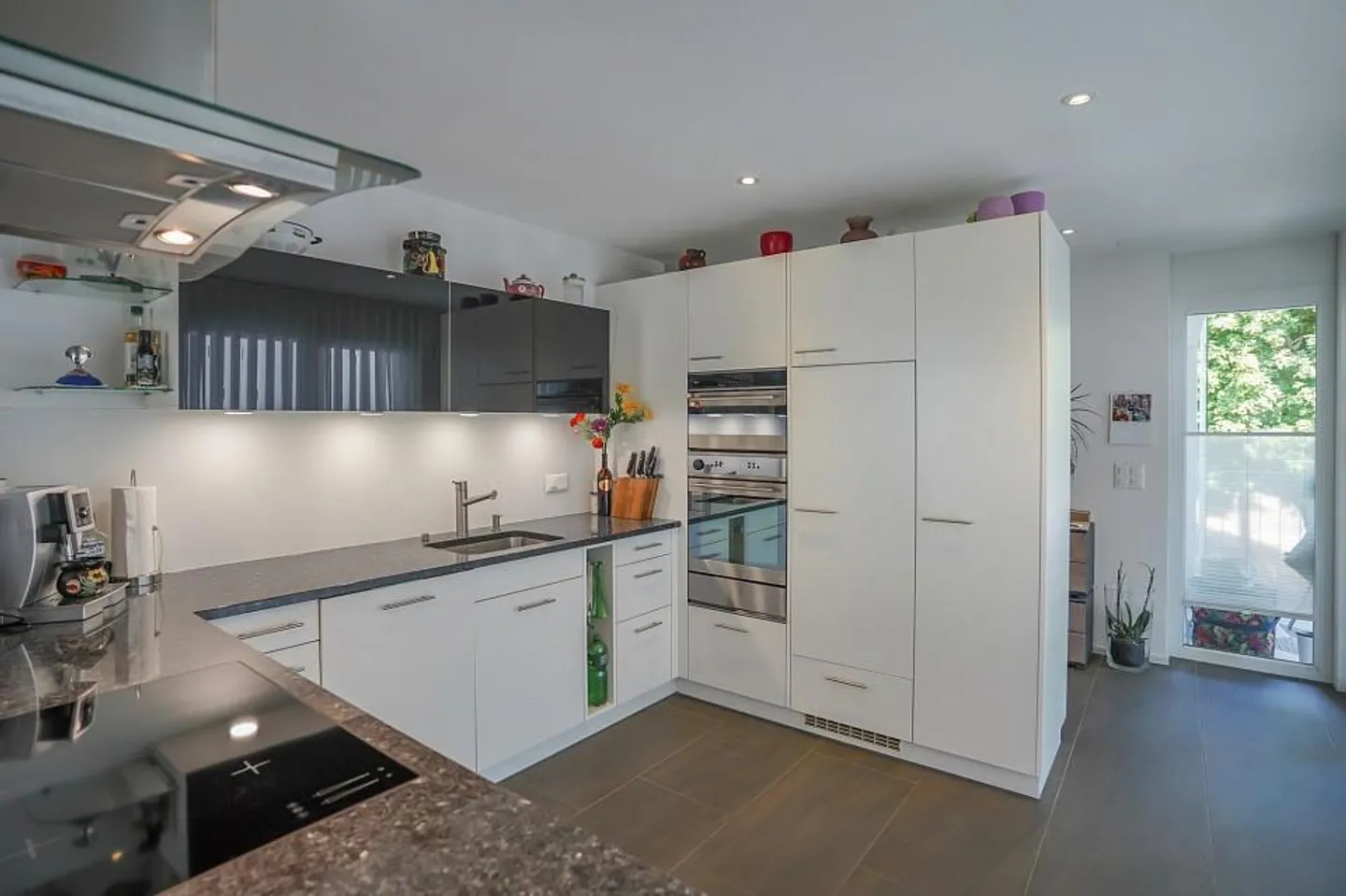 Ampio appartamento di 4½ stanze con 3 balconi - Foto 5 di 13