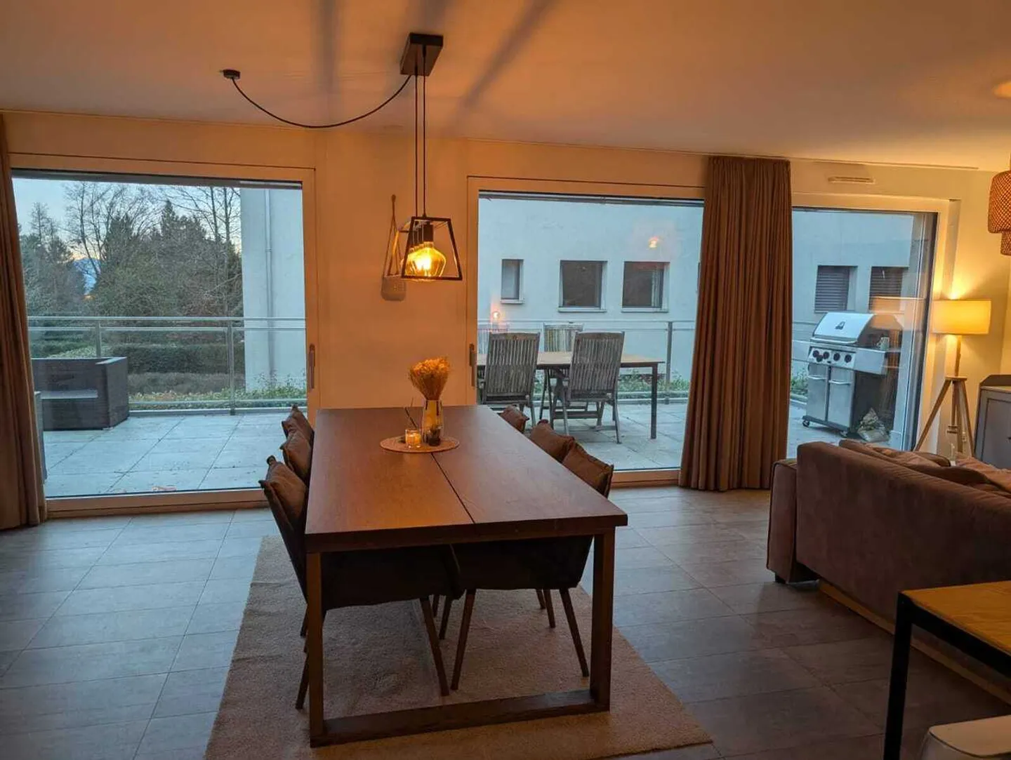 Geräumige 3,5-Zimmer-Wohnung mit großer Terrasse zu vermieten - Foto 2 von 7