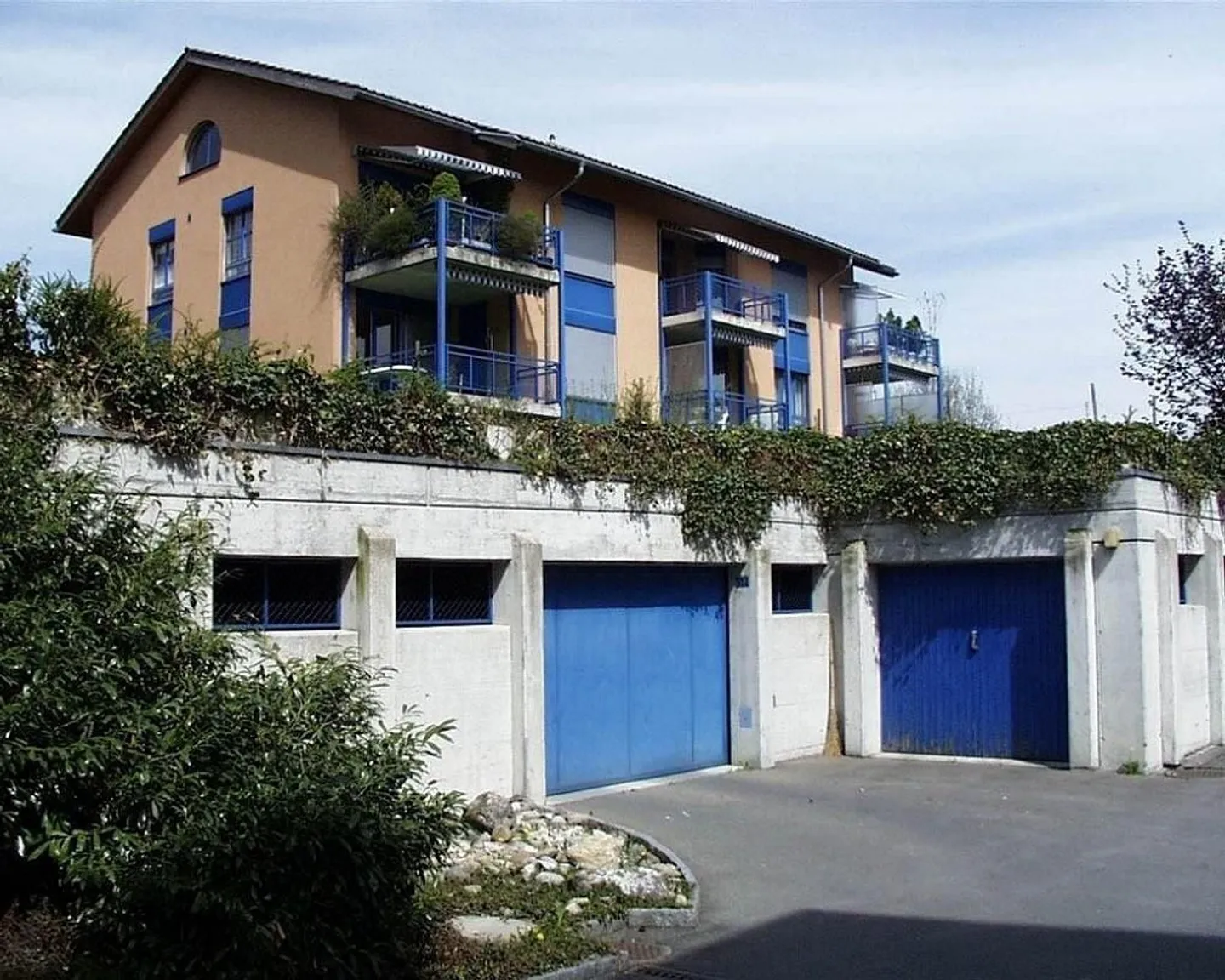 Einstellhallenlatz in Belp - Foto 1 von 3