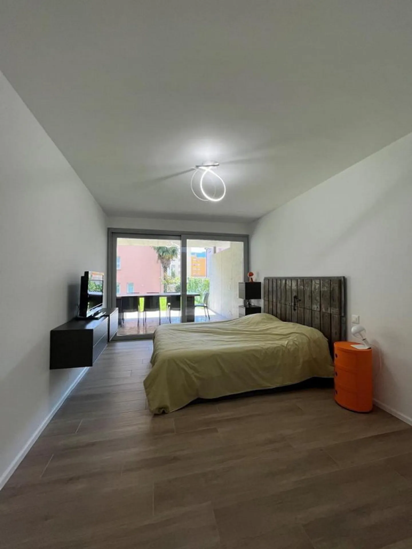 «2.5 Zimmer Gartenwohnung mit grosser Terrasse /appartamento di 2.5 locali con giardino e terrazza coperto» - Foto 6 di 15