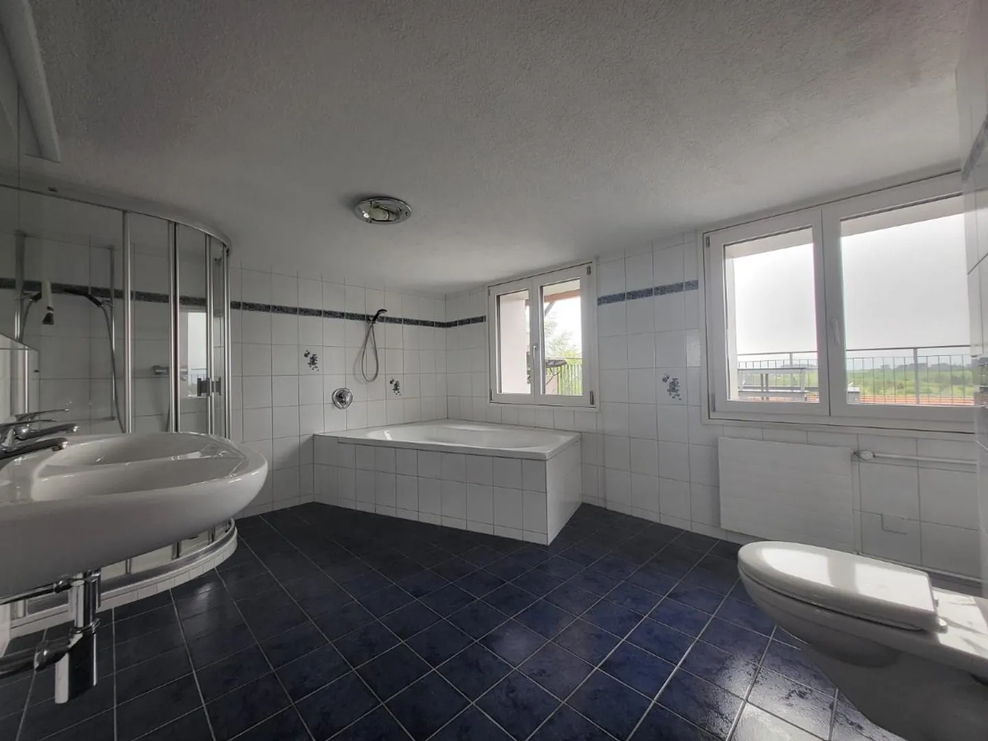 Apartment for rent - Photo 1 of 5