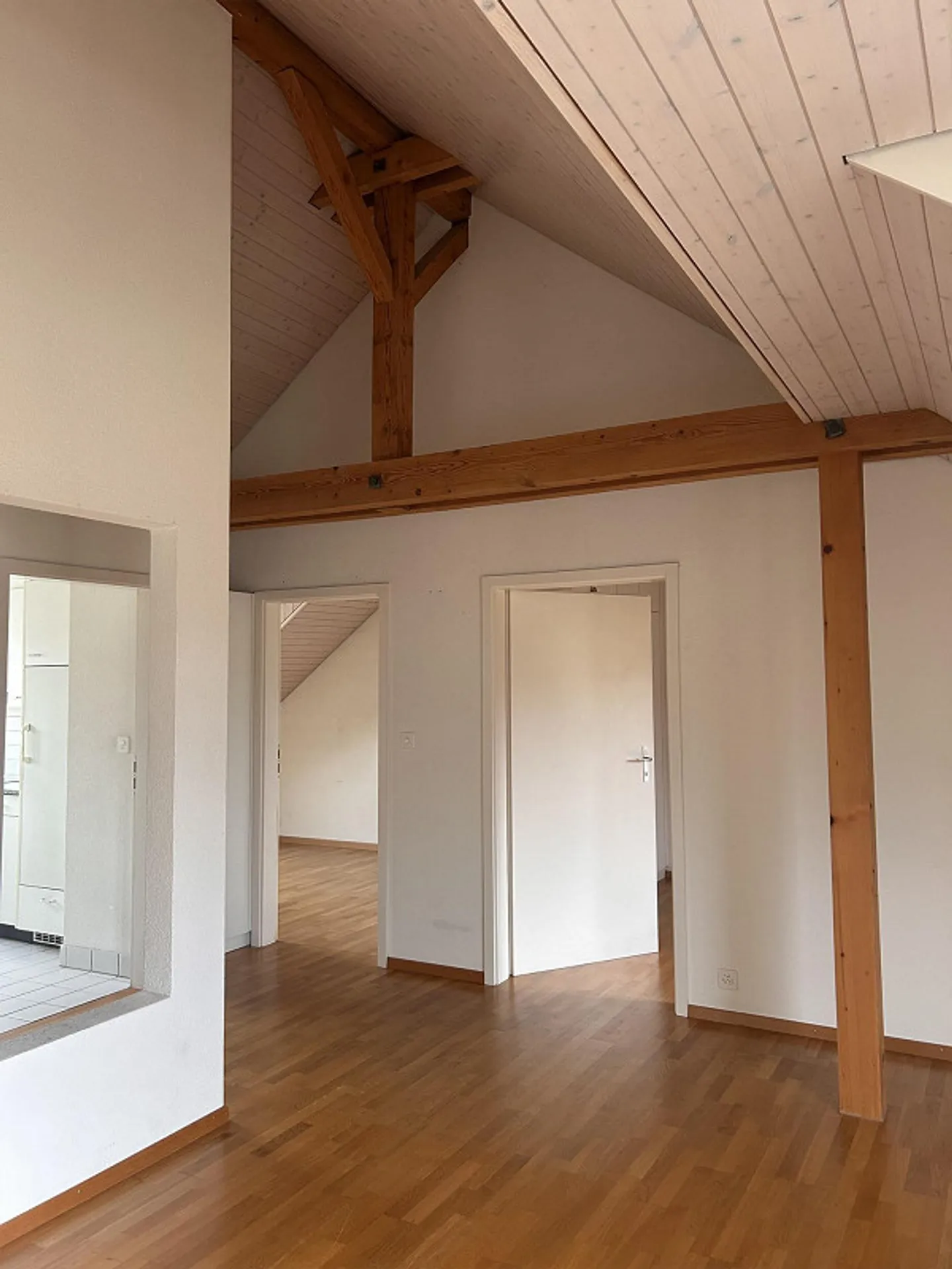 Living in the attic: 3 rooms with cozy loggia - Photo 1 of 16
