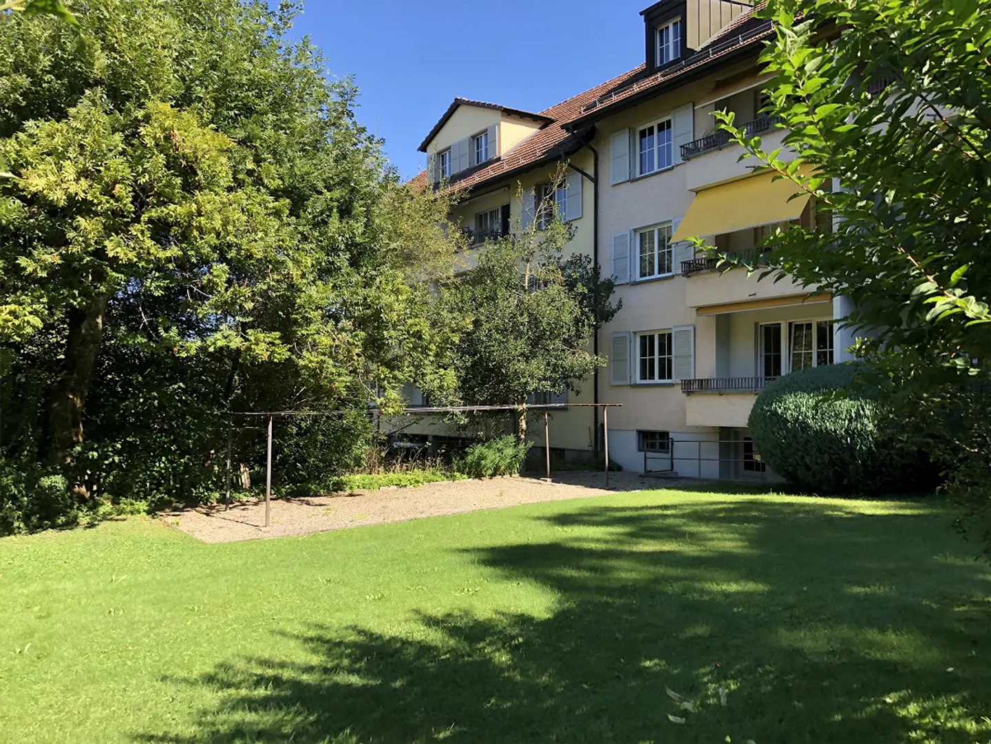 Living in the attic: 3 rooms with cozy loggia - Photo 15 of 16