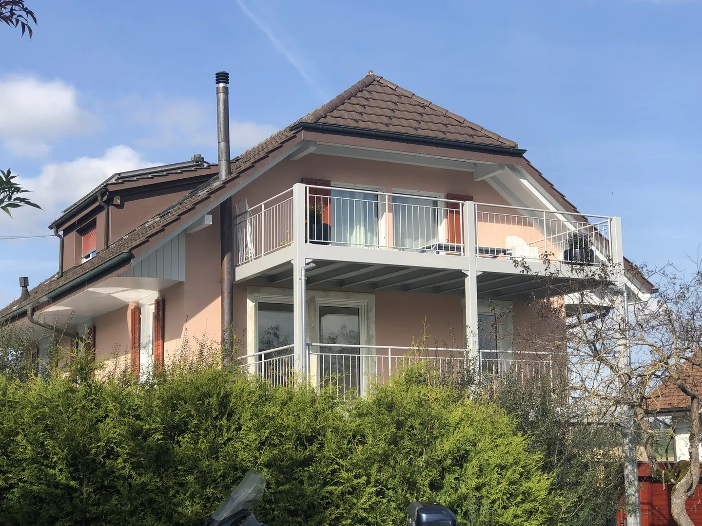 Light-flooded attic apartment - Photo 1 of 10