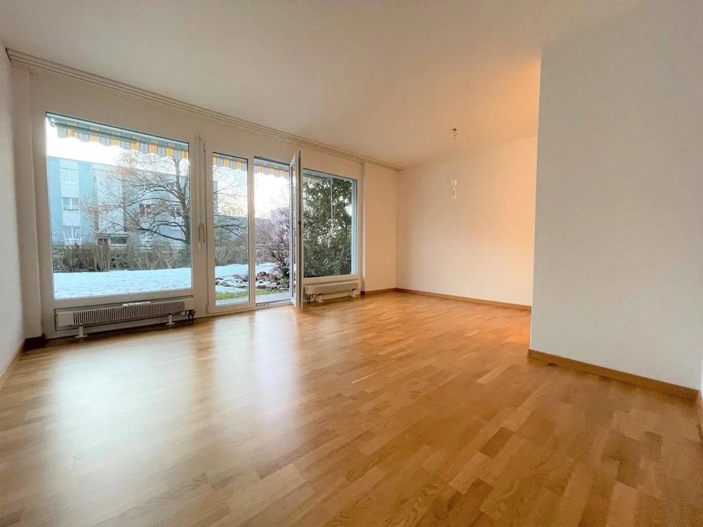 APPARTEMENT CHARMANT 2.5 PIÈCES EN EMPLACEMENT CENTRAL - Photo 5 sur 8