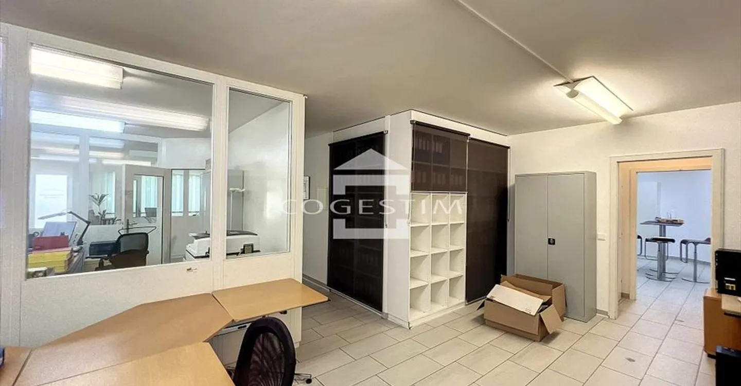 Bureau à louer - Photo 2 sur 13