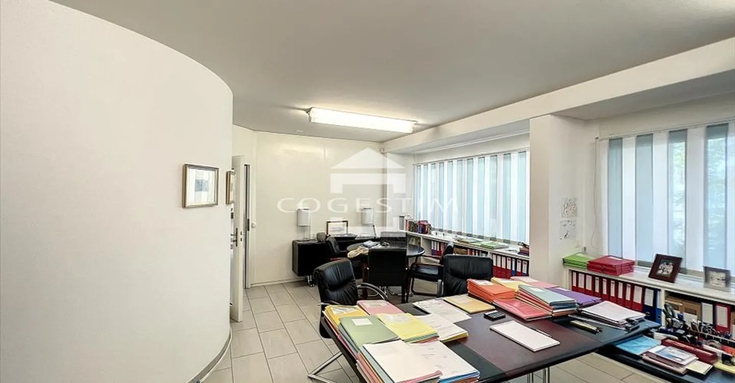 Bureau à louer - Photo 3 sur 13