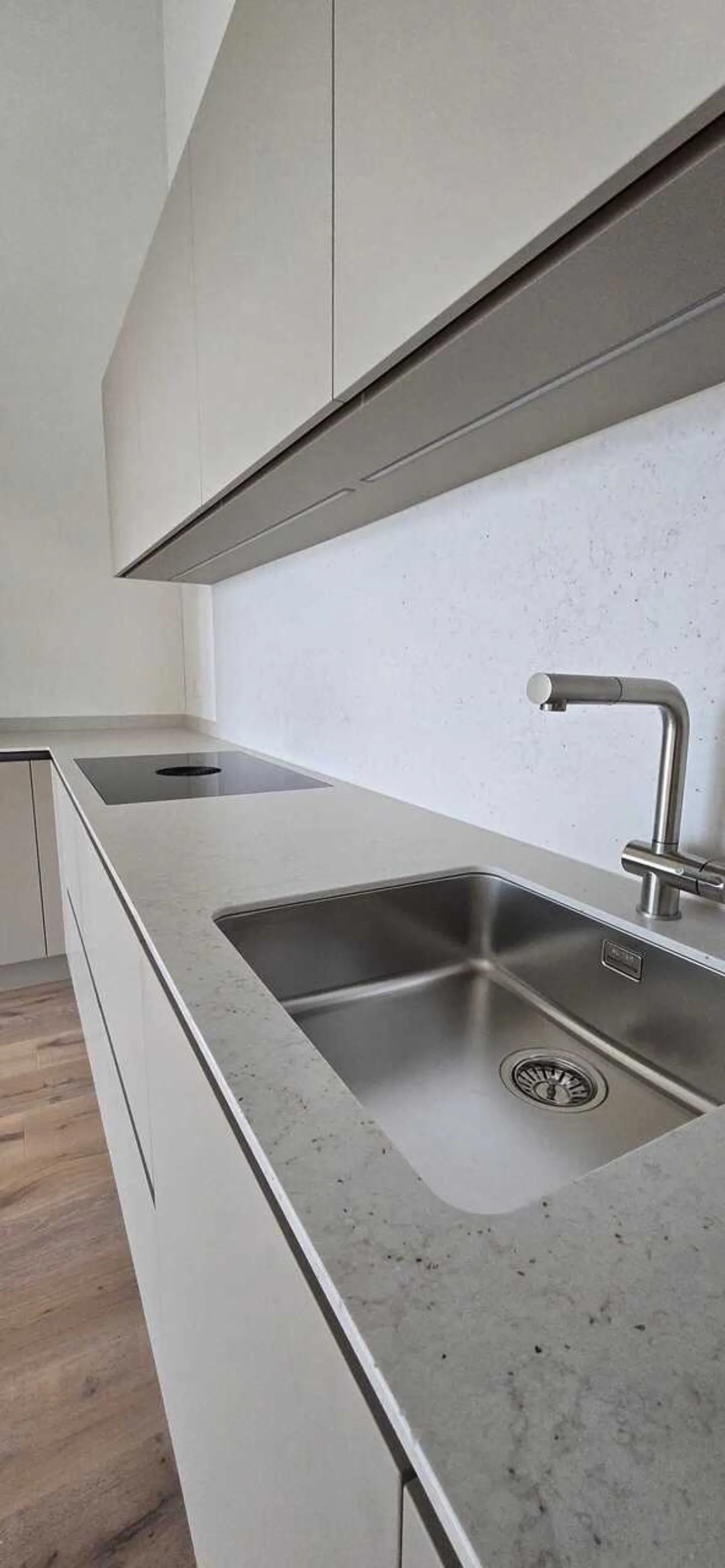 Charmante 3.5-Zimmer-Dachwohnung in lichtdurchflutetem Ambiente - Foto 12 von 13