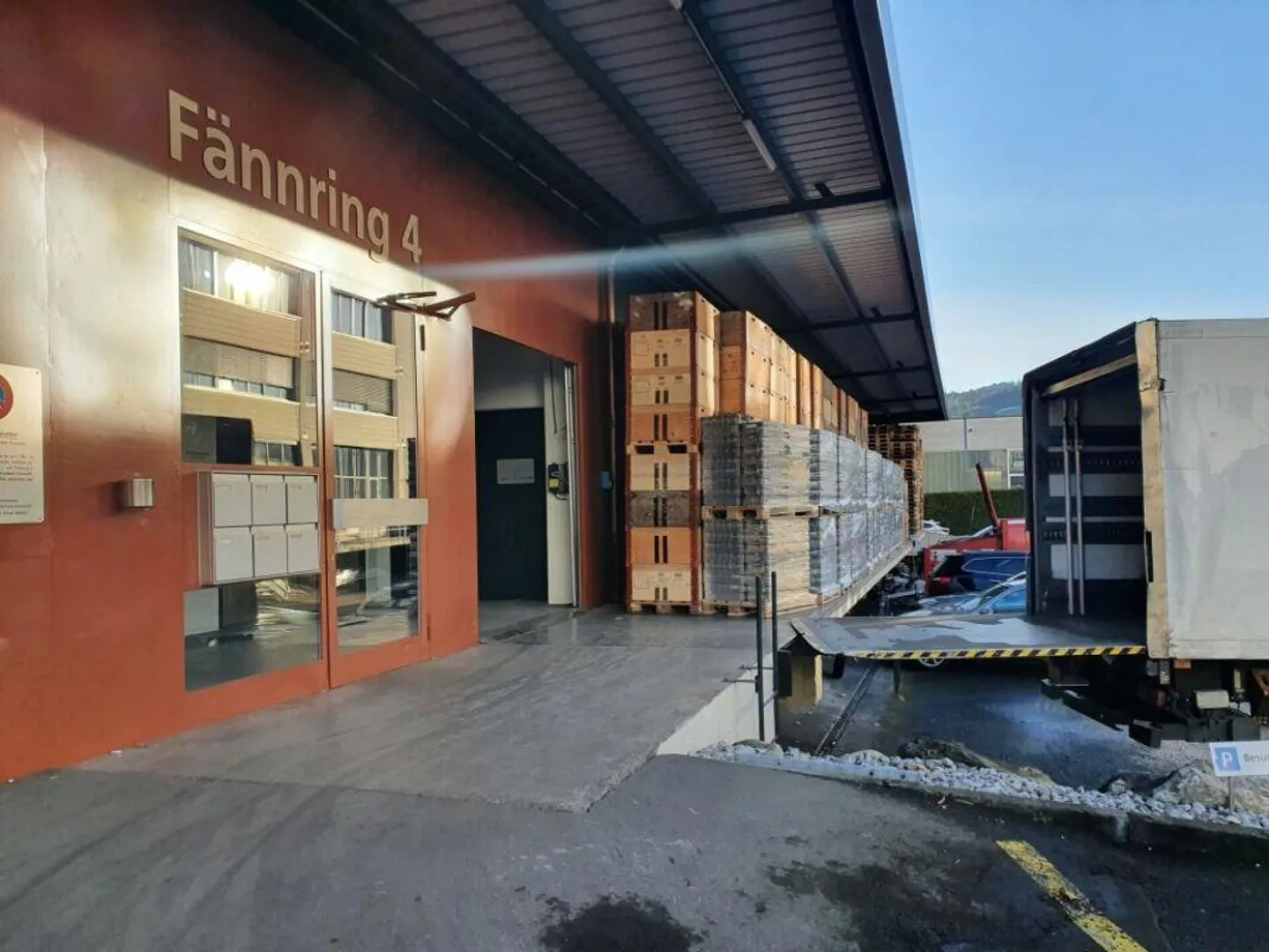 Local de stockage d'env. 39 m² au sous-sol - Photo 1 sur 6