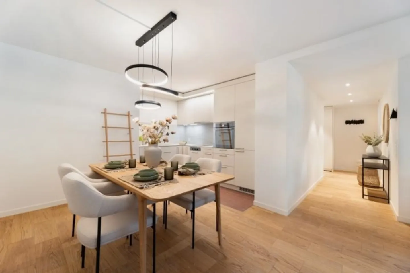 Appartamenti climatizzati di 2,5 stanze con concierge, palestra e piscina - Foto 5 di 11