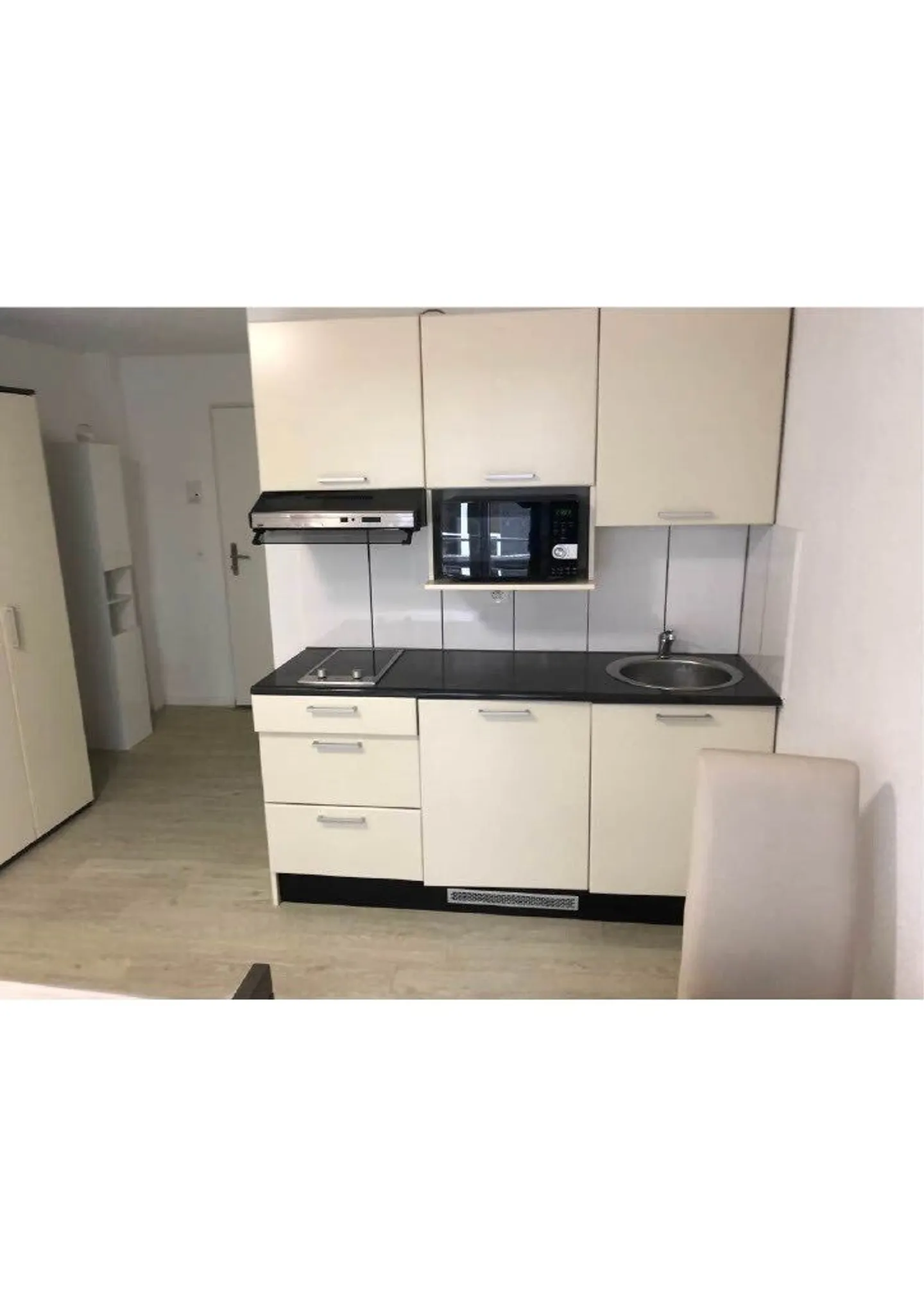Möblierte 1-Zimmer-Wohnung zu einem unschlagbaren Preis! - Foto 3 von 5