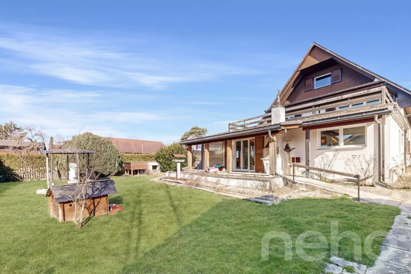 Villa luminosa ristrutturata con rooftop e vista libera a Ponthaux - Foto 3 di 12