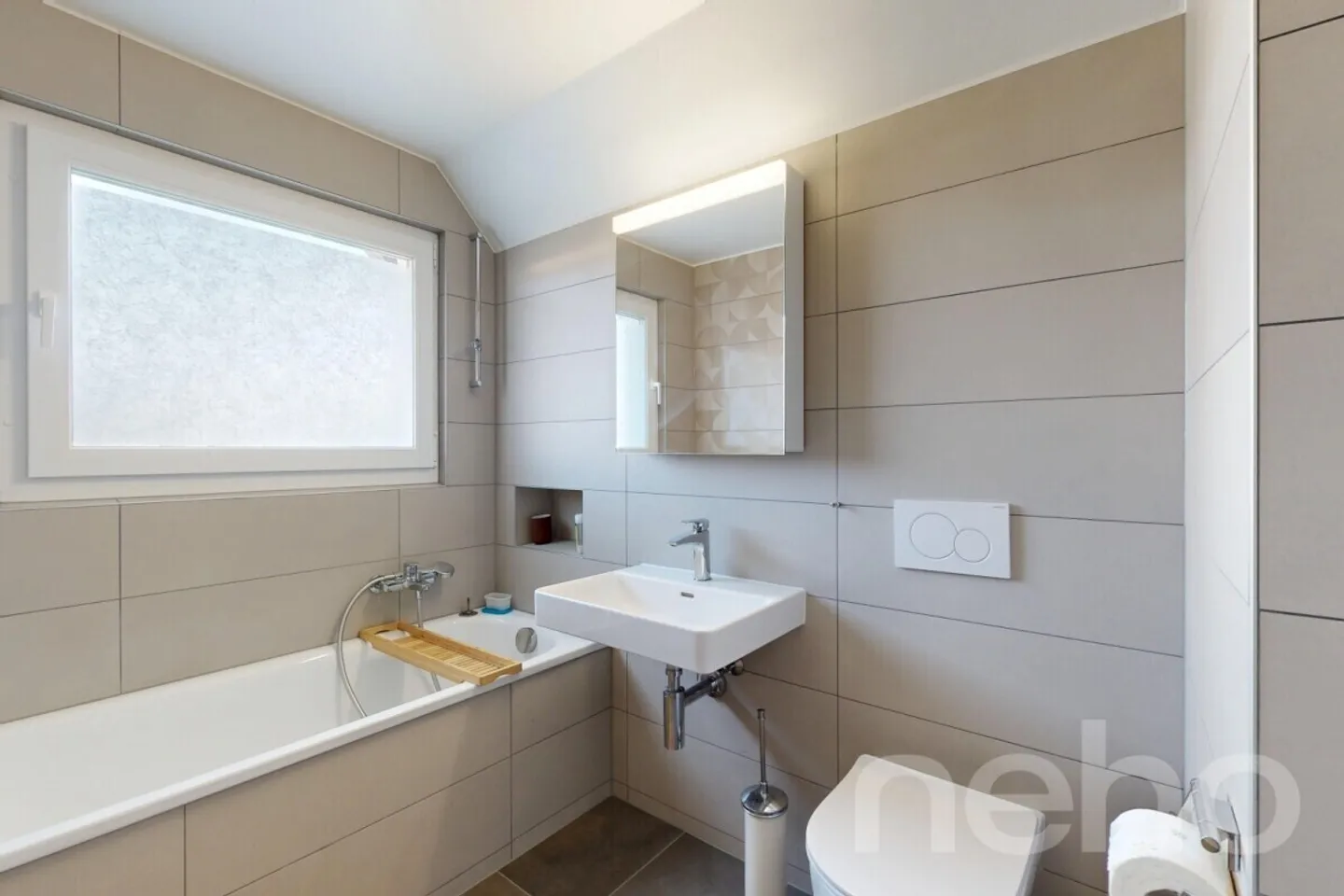 Villa luminosa ristrutturata con rooftop e vista libera a Ponthaux - Foto 10 di 12