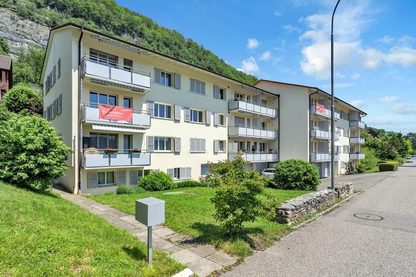 Bel appartement dans un emplacement ensoleillé et calme - Photo 1 sur 7