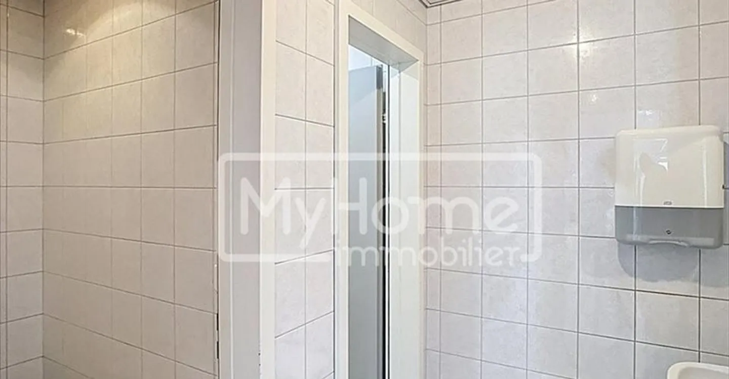 Edificio ad uso misto in affitto - Foto 12 di 13